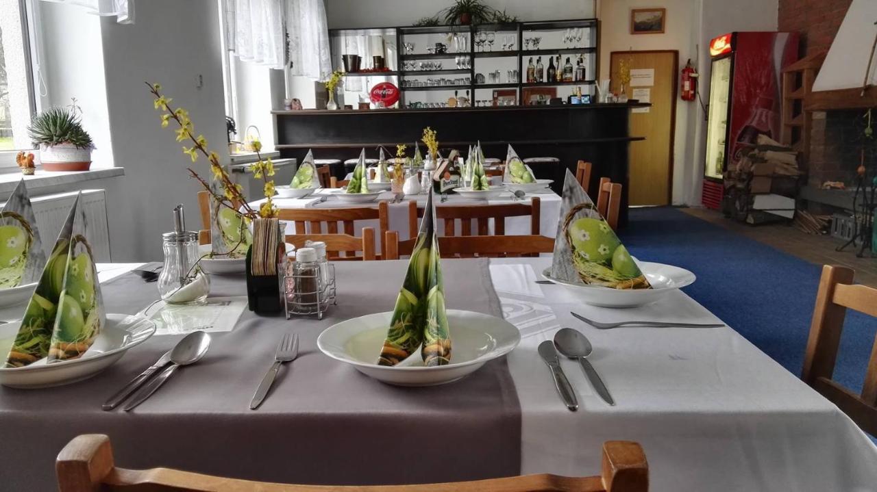 Hotel Jestrabi Černá v Pošumaví Buitenkant foto