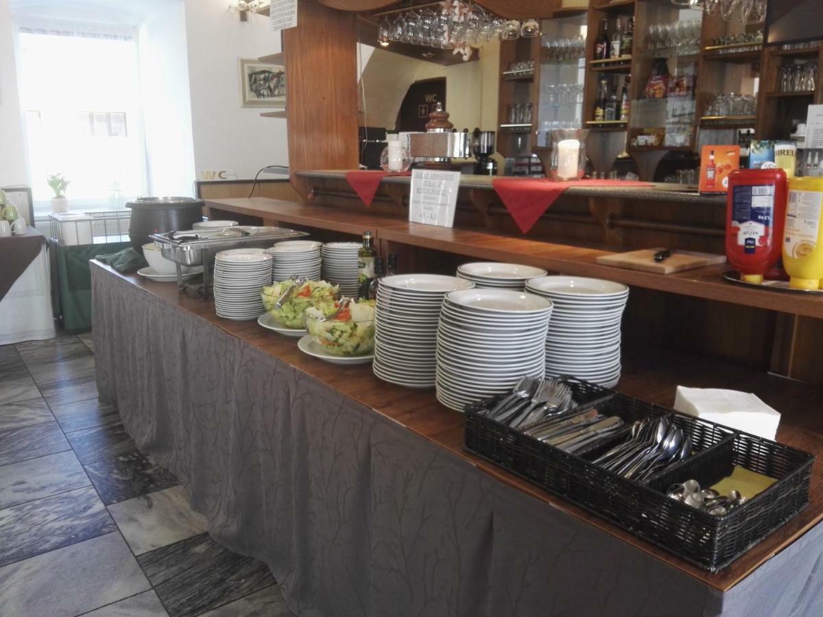 Hotel Jestrabi Černá v Pošumaví Buitenkant foto