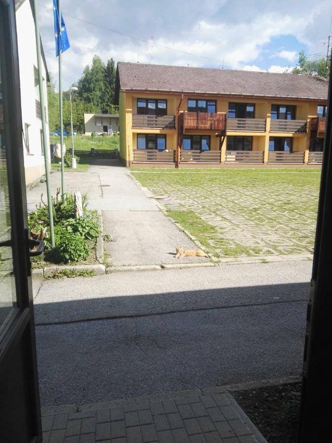 Hotel Jestrabi Černá v Pošumaví Buitenkant foto