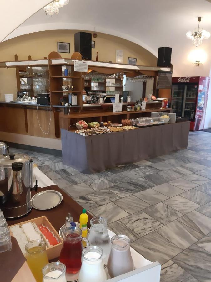 Hotel Jestrabi Černá v Pošumaví Buitenkant foto